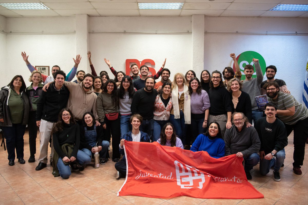 Gracias a la <a href="/jsu90ps/">Juventud Socialista del Uruguay</a> del <a href="/Socialistas90/">Partido Socialista</a> por invitarme a esta jornada de reflexión profunda acerca de nuestra realidad.  Hay que trabajar para ganar siempre sosteniendo los principios y defendiendo las banderas que nos distinguen como <a href="/Frente_Amplio/">Frente Amplio</a> .