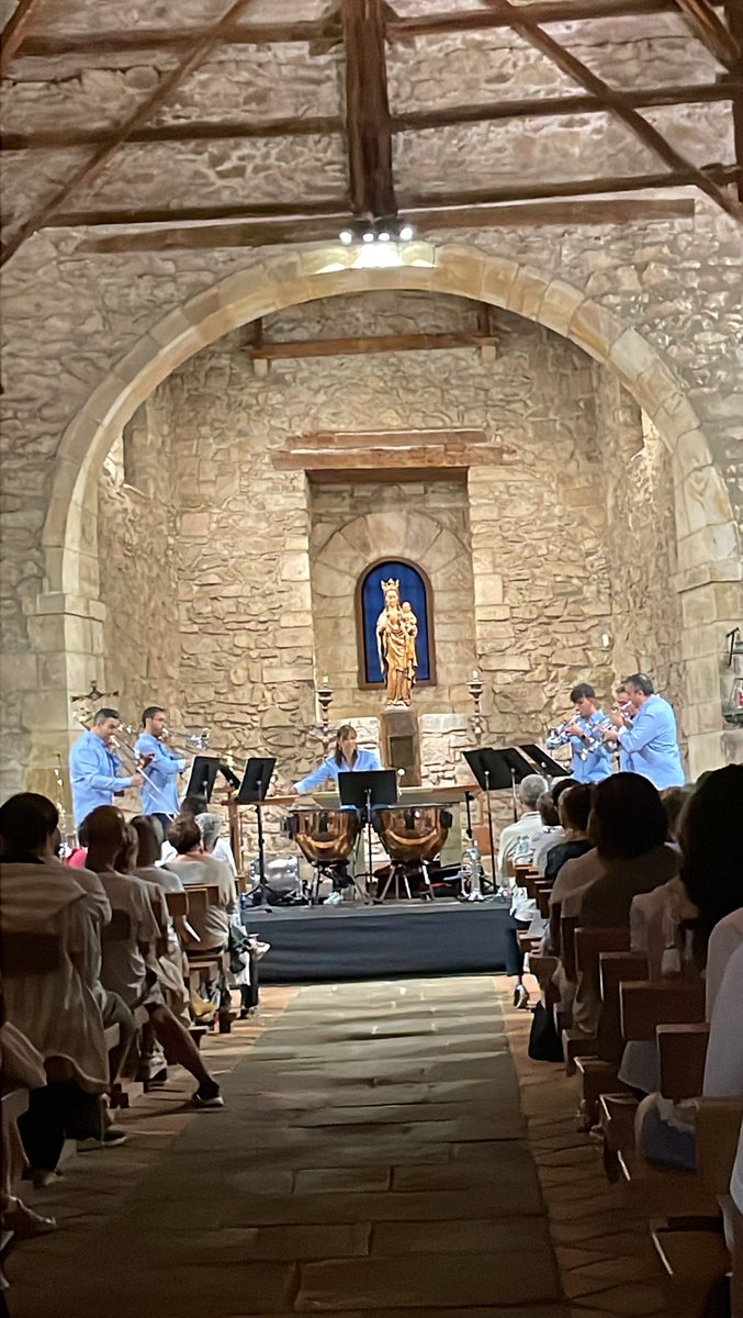 spainopenbrass's tweet photo. Cómo nos gusta viajar y disfrutar en cada concierto! Este finde ha tocado en la ermita de La Antigua, cerrando así nuestra “gira” de este verano.
Nos vemos en el siguiente!😁😋

🥳🎺🎹🥁
.
.
.
#openbrass #spainopenbrass #brass #trumpet #trombone #drums #stomvi #upsound https://t.co/H7WVcW39Ka