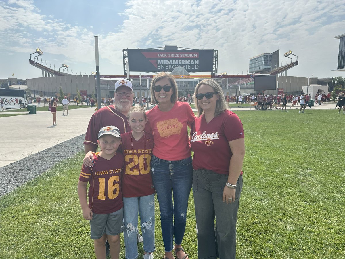 Gov. Kim Reynolds tweet media