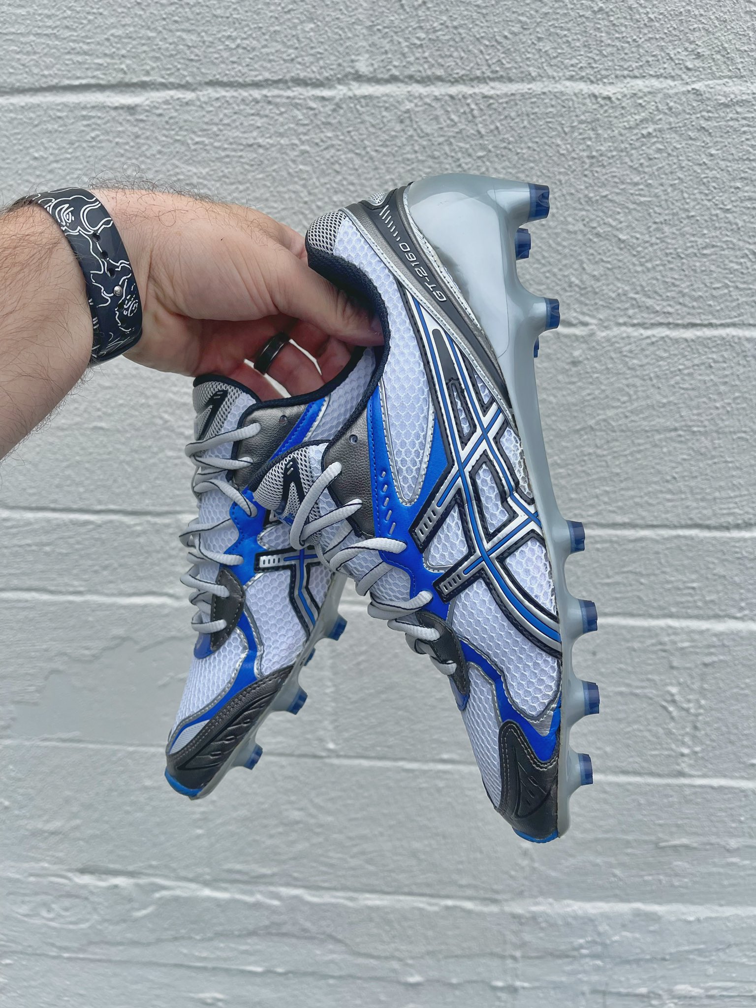 Asic cleats hotsell