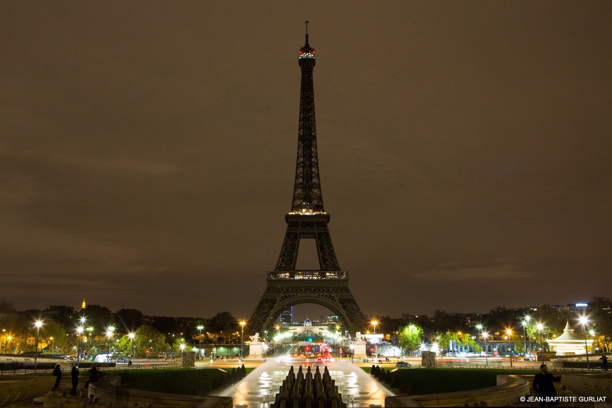 La Ville de <a href="/Paris/">Paris</a> rend hommage aux victimes du tremblement de terre au Maroc. Ce soir, je m'éteindrai à 23h00.🇲🇦

The City of <a href="/Paris/">Paris</a> will pay tribute to the victims of the devastating earthquake in Morocco tonight : I will turn off my lights at 11 pm.🇲🇦

#Maroc