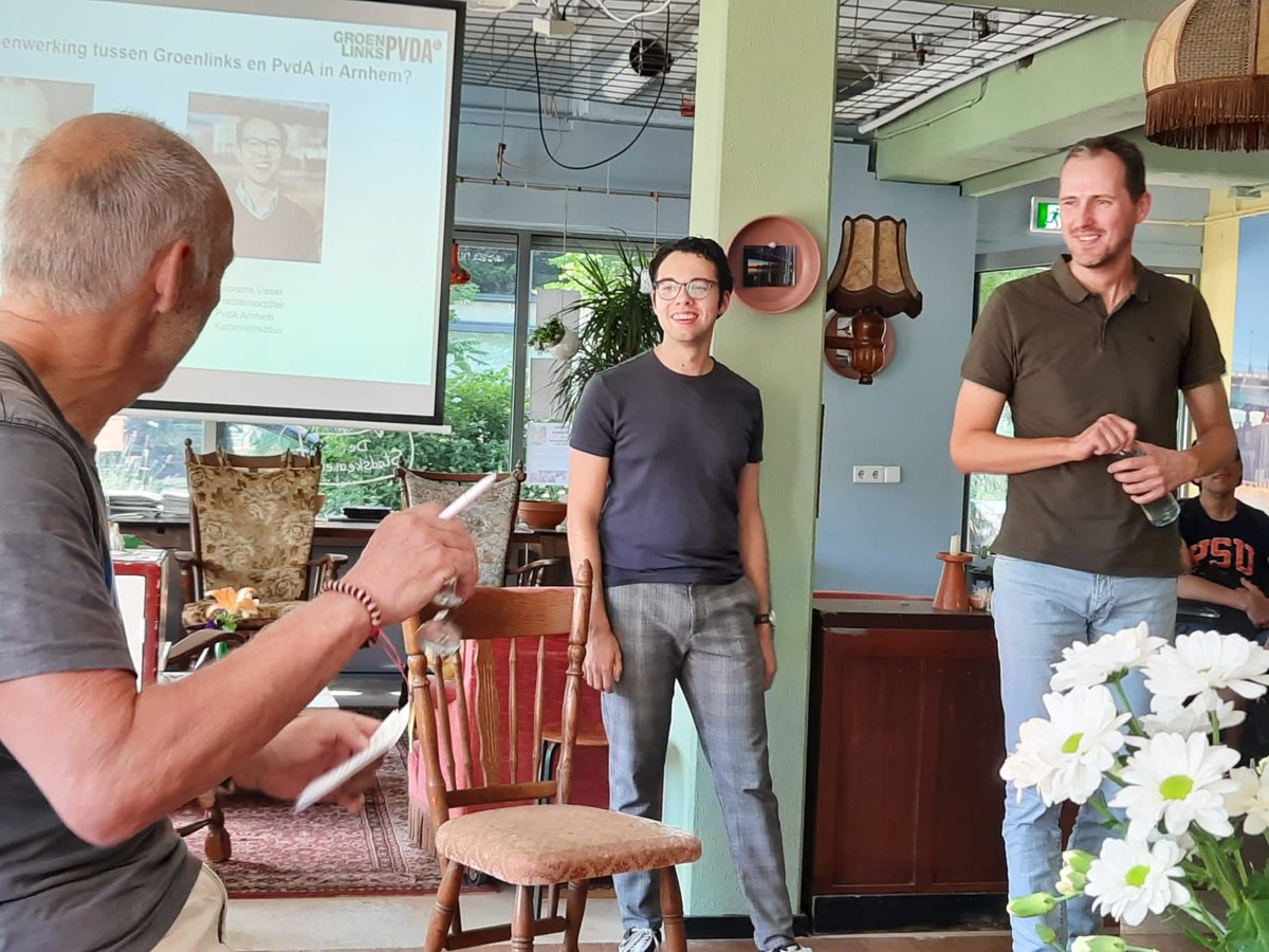 Vandaag in Arnhem met <a href="/PvdA_Arnhem/">PvdA Arnhem</a> <a href="/GroenLinks026/">GroenLinks Arnhem</a> de campagne afgetrapt. Samen sterk voor een eerlijke samenleving. 💪🏻❤️💚