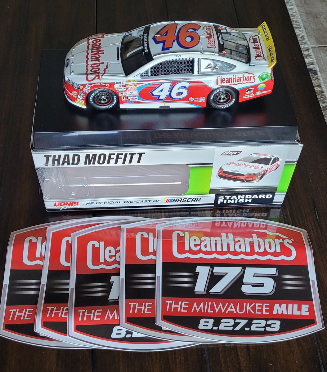 AZUPSGUY51's tweet image. Thank you @CleanHarbors for the awesome diecast and stickers! #cleanharbors175 🤘