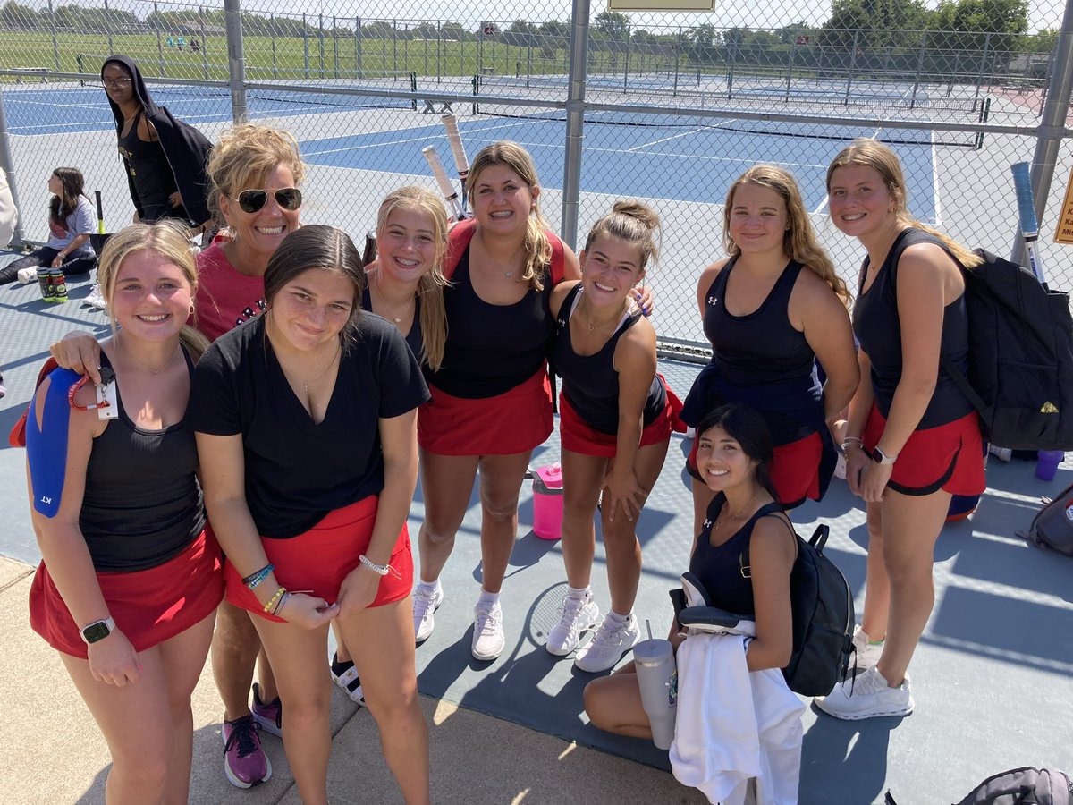 foxestennis's tweet photo. Don’t count yourself short when going up against other schools that are bigger than you &amp; really good. They are good but you know what YHS, your JV 🦊’s just finished 2nd in the Lockport Tourney today. Way to make today a great one girls! @YHSAthletics115 https://t.co/s4ktlnUuIX