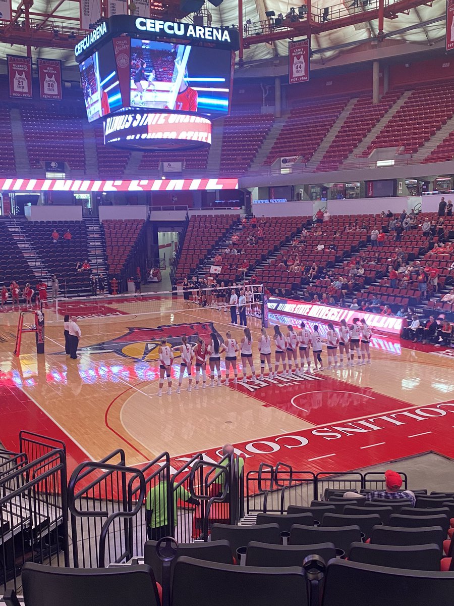 Cheering on <a href="/RedbirdVB/">Illinois State Volleyball</a> as they take on Miami!
🎶Let’s win this game 🎶