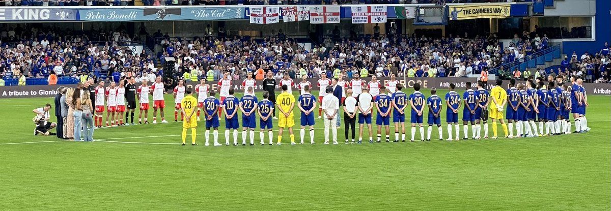 ChelseaVWR_'s tweet photo. #LegendsOfEurope
Chelsea 4-0 Bayern
#Vialli ๐ฎ๐น๐
#ChelseaVWR #ChelseaFC ๐ตโช๏ธ https://t.co/s5mCJ4qVUR