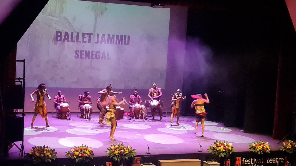 AytMolinaSegura's tweet photo. 🎻 El Teatro Villa de Molina acoge el 40 Festival Internacional de Folclore de #MolinadeSegura, acercando música tradicional murciana, senegalesa y israelí

✅Asisten al evento el alcalde de @jangelalfonso y varios concejales https://t.co/kwsIAenh8V