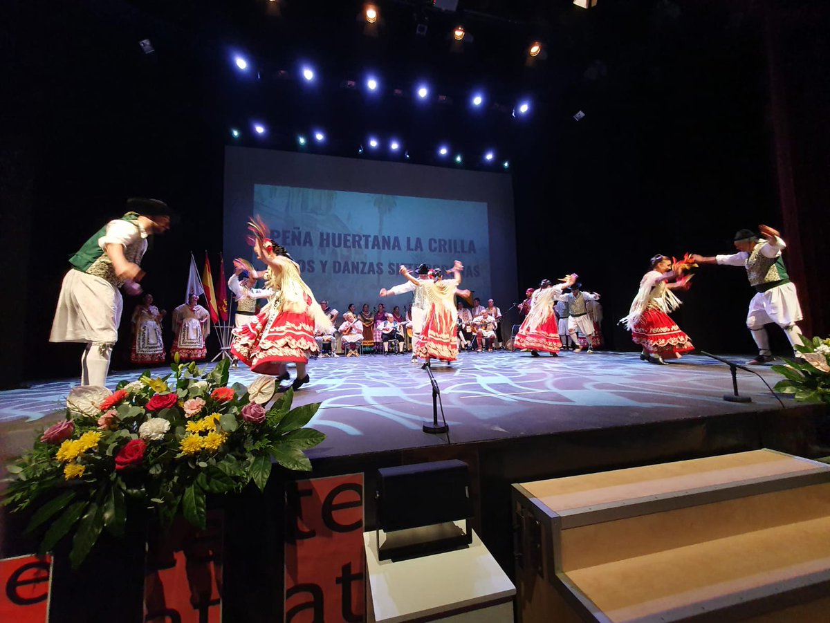 AytMolinaSegura's tweet photo. 🎻 El Teatro Villa de Molina acoge el 40 Festival Internacional de Folclore de #MolinadeSegura, acercando música tradicional murciana, senegalesa y israelí

✅Asisten al evento el alcalde de @jangelalfonso y varios concejales https://t.co/kwsIAenh8V