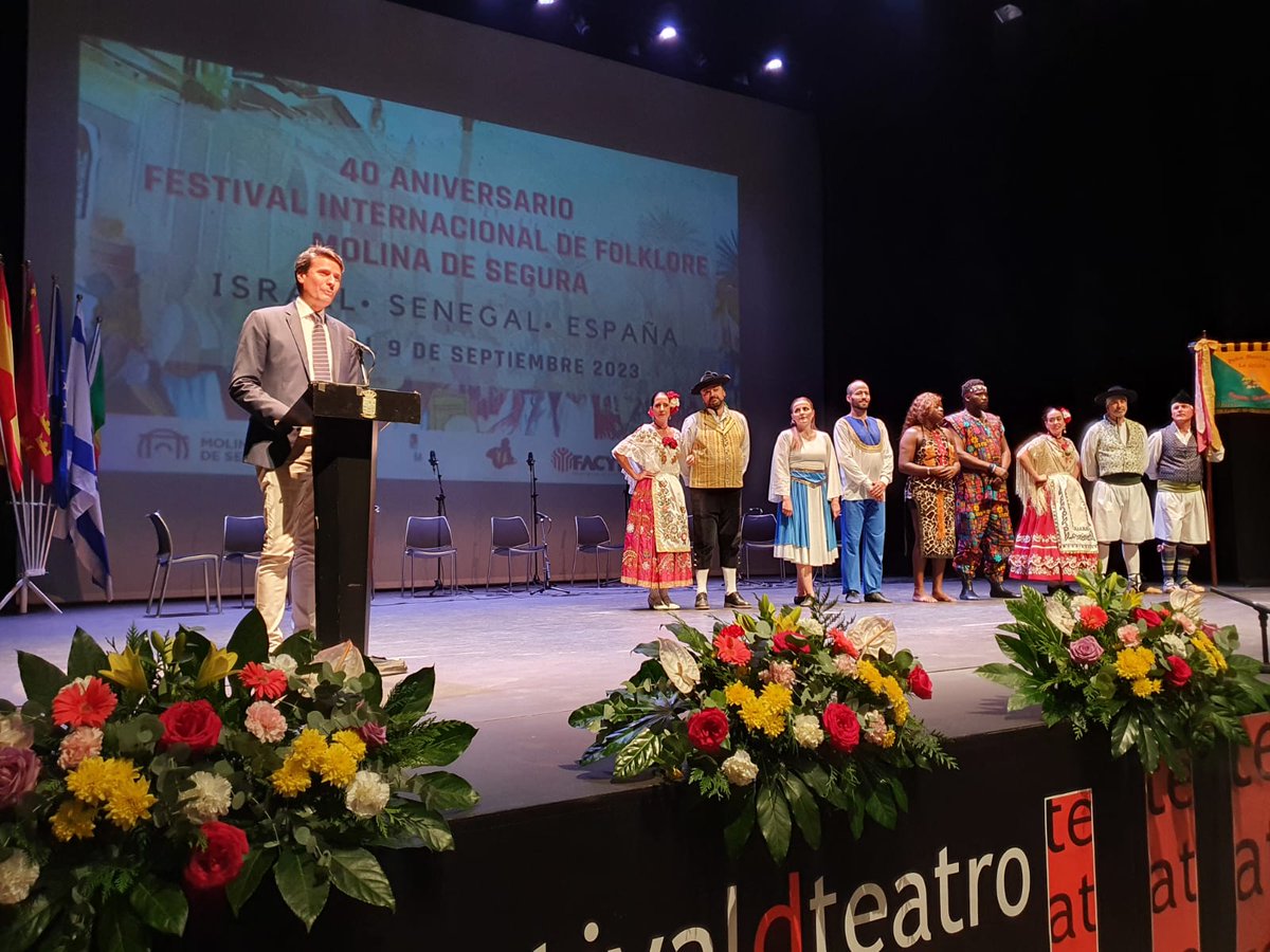 AytMolinaSegura's tweet photo. 🎻 El Teatro Villa de Molina acoge el 40 Festival Internacional de Folclore de #MolinadeSegura, acercando música tradicional murciana, senegalesa y israelí

✅Asisten al evento el alcalde de @jangelalfonso y varios concejales https://t.co/kwsIAenh8V