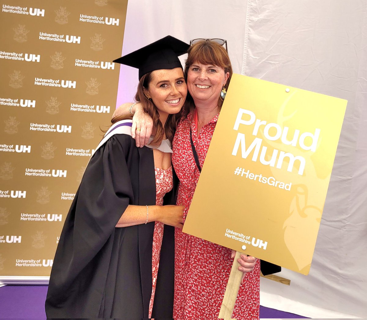 Emma5Hills's tweet photo. Privileged to share in the celebrations of my beautiful daughter &amp; her amazing  cohort of 2023 @StAlbansCath  @UH_Education Congratulations to all. Proud Mum! Also great to catch up with my @uhoutdoors tutor @lewis_stockwell https://t.co/lLZIHSm5Wb