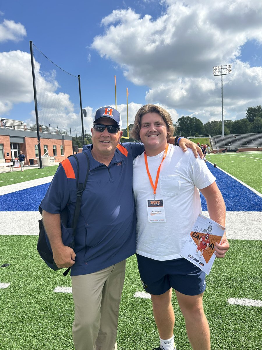 What a great game and great win <a href="/HopeCollegeFB/">Hope College Football</a>. 
Thank you for the game day visit, and making me feel welcomed <a href="/PStuursm/">Peter Stuursma</a>!!
<a href="/brent_sandee/">Brent Sandee</a> <a href="/Hudsyfootball/">Hudsonville Football</a> <a href="/DaveLidgard/">Dave Lidgard</a>