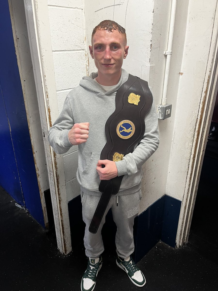 AND THE NEW! 👑 

Congratulations to Scott Melvin tonight at Solihull Ice Rink, Solihull on winning the vacant BBBofC Midlands Area Lightweight Championship.

Commiserations to Mykey-Lee Brought who played in his part in a fantastic bout

🥊🥊