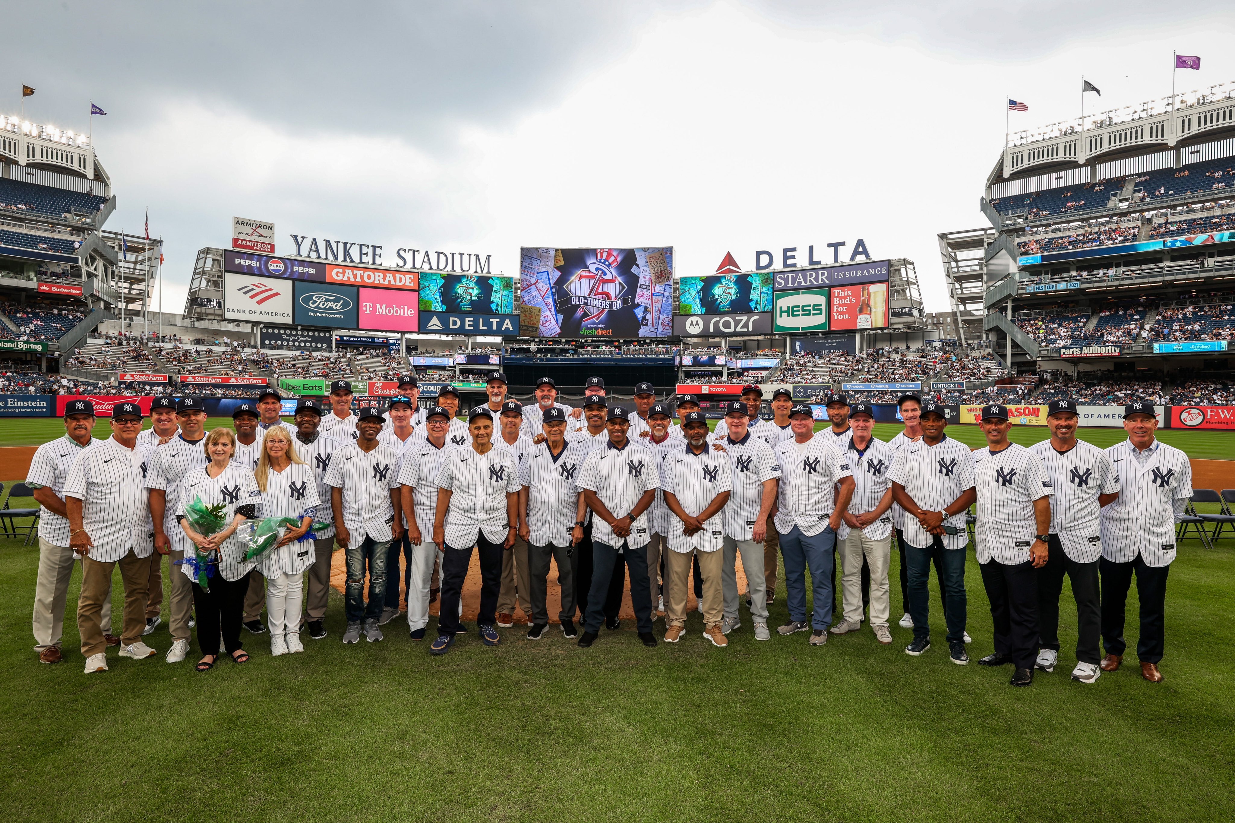 Derek Jeter on X: Great to be back at Yankee Stadium to celebrate the 98  World Championship Team and Old Timers Day!  / X