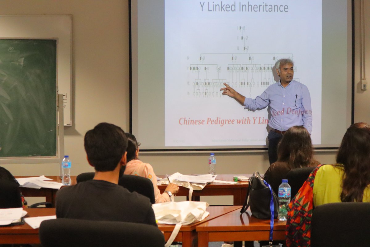 lab_tariq's tweet photo. Highlights: @DrMohdTariq and @ShahzadZaigham teaching #HowtoteachGenetics workshop.
Final day: Epistasis, human genetics and chromosomal aberrations, aneuploidy and so much more. https://t.co/u0JnakQWn4