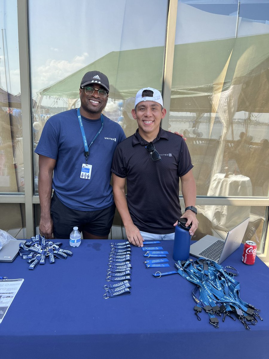 Safety Fair ‘23 season continues & the UAX team supported DCA. Sharing Ops insight/safety communication from all of our flying partners. Looking forward to spending time with all frontline coworkers & leaders accross the system and all the other divisions Next stop IAH ✈️🦺