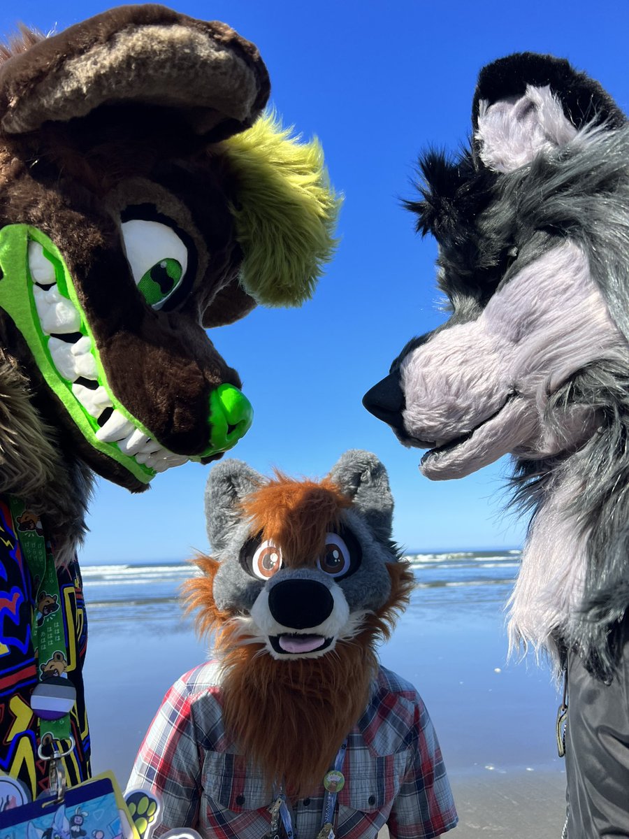 ThatoneSkai 🔜 MFF tweet media