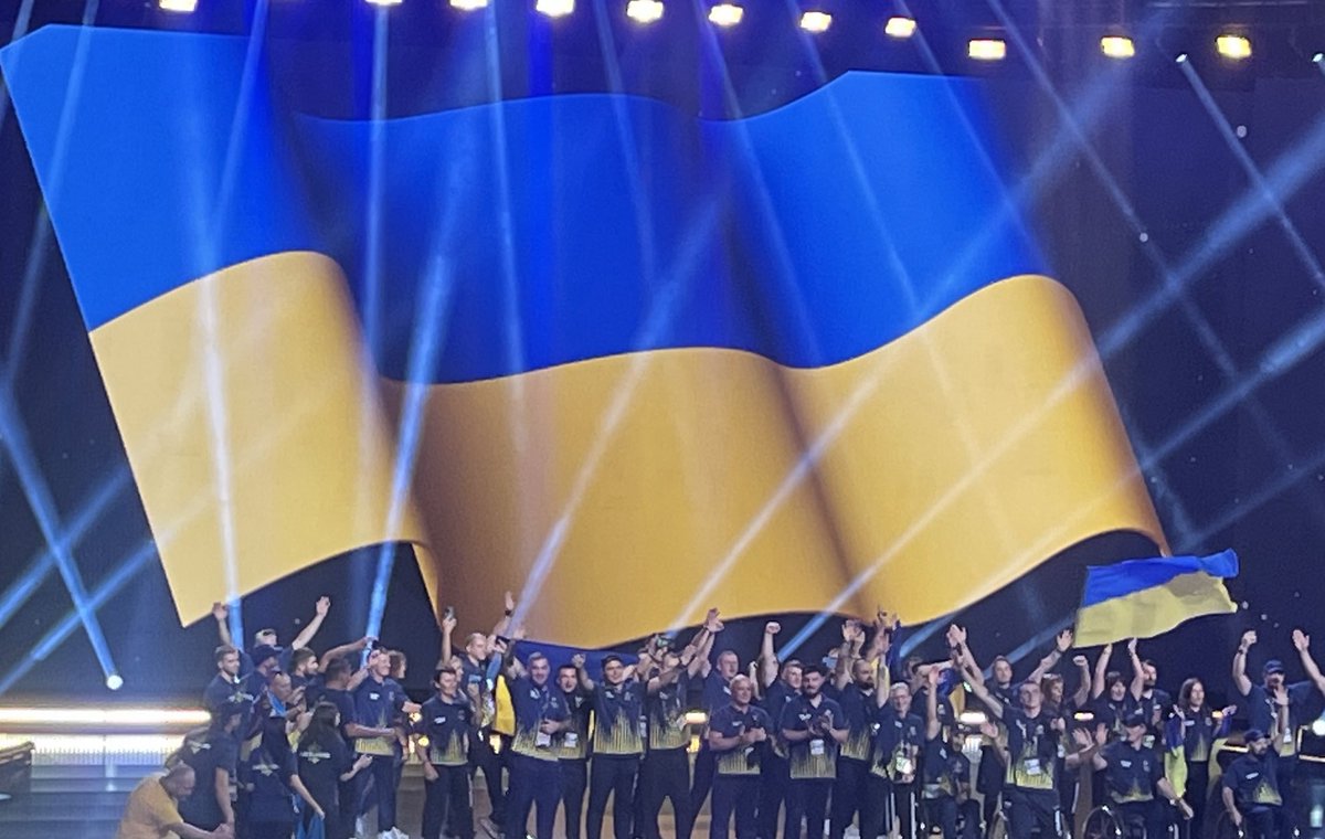 Short trip to Düsseldorf for Opening Ceremony Invictus Games - incredible standing ovation for Team Ukraine ❤️#iunconquered