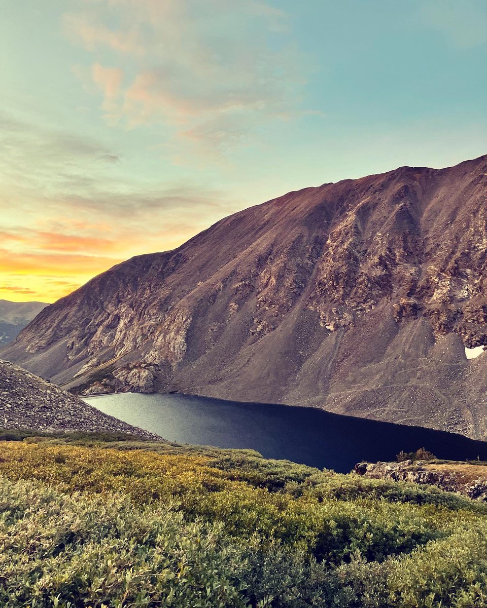 DevinAdiar's tweet photo. #sunrise #mountain #nature https://t.co/8YFxIjpf7g