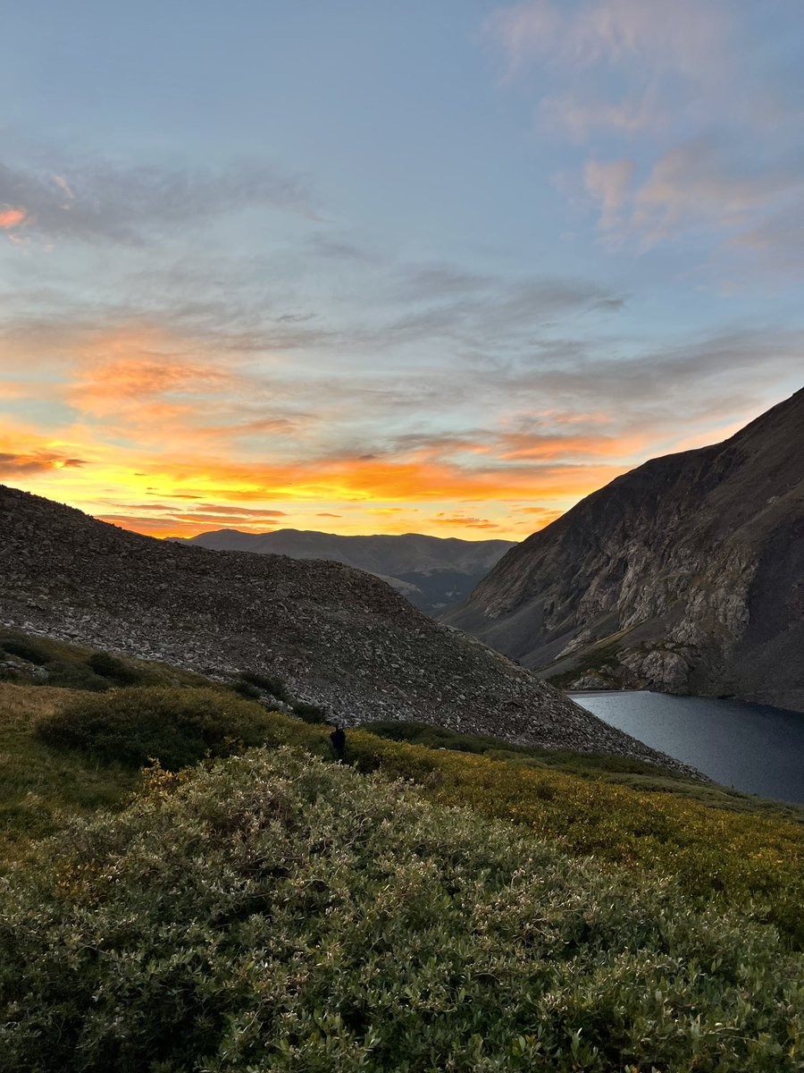 DevinAdiar's tweet photo. #sunrise #mountain #nature https://t.co/8YFxIjpf7g