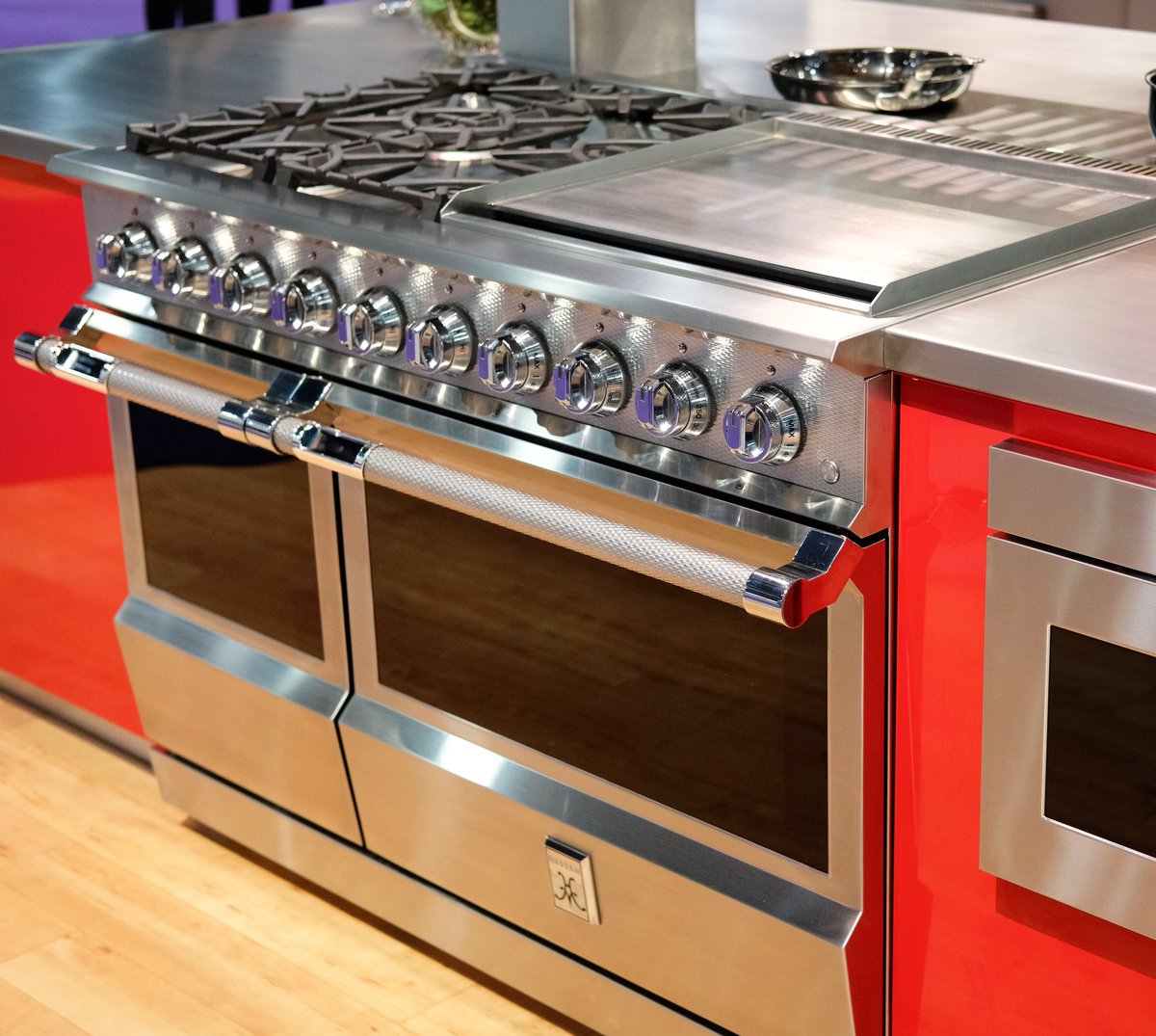 HestanHome's tweet photo. Back to the drawing board and working on something new and exciting. Can’t wait to share with you another new launch in 2024!! 👀👀👀 #Hestan #gamechanger https://t.co/3jHnmtCk1Z
