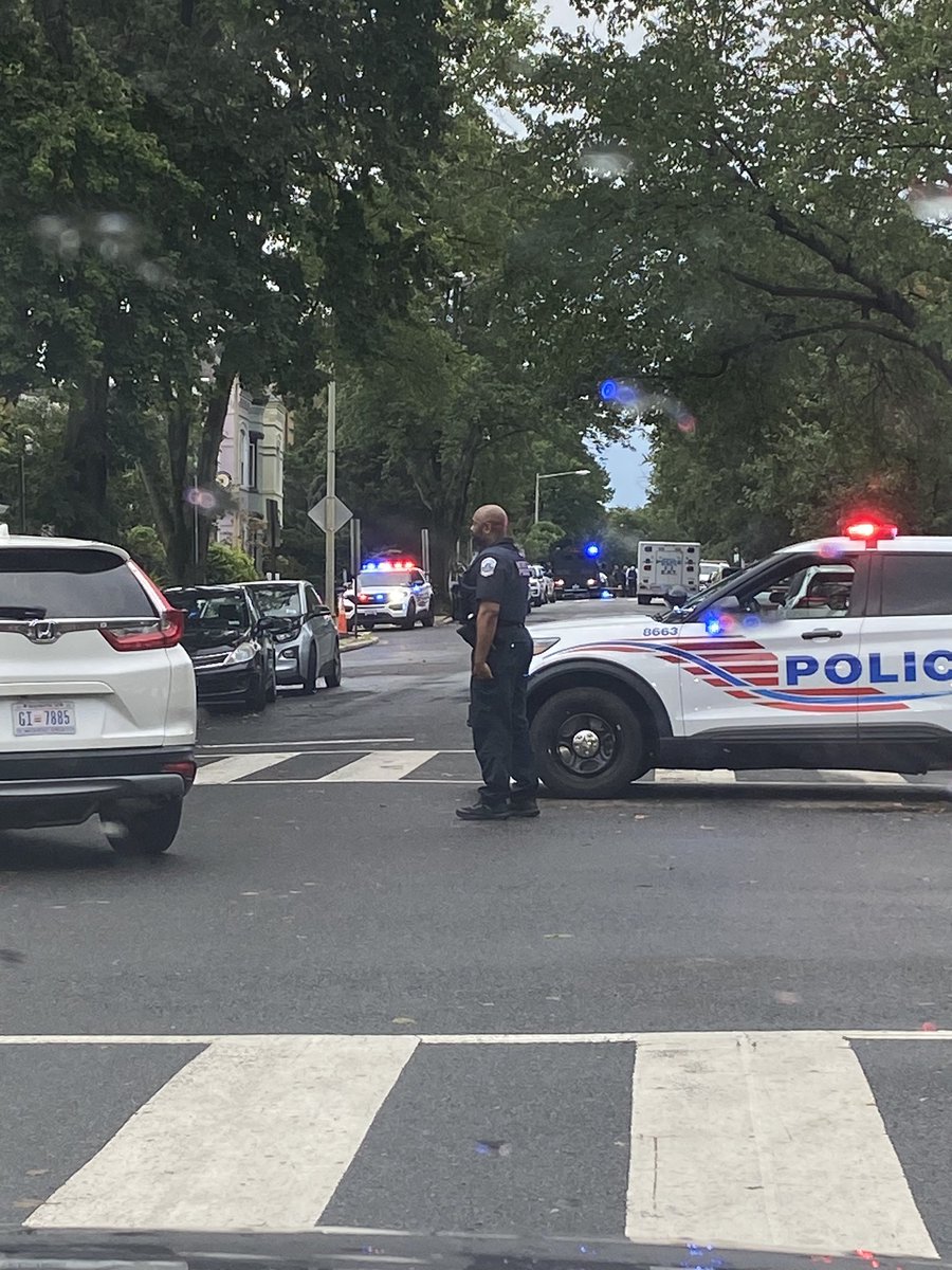 JessiKeegan's tweet photo. @alanhenney  shooting at 1200 block of Duncan. https://t.co/bSfwR1C0rl