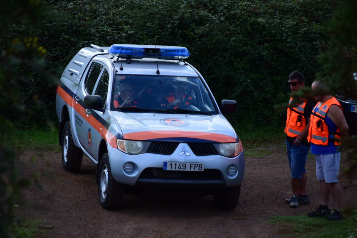 Euskadi 4x4 Reskates y Ayuda (@euskadi_4x4) on Twitter photo Hoy en <a href="/Euskadi_4x4/">Euskadi 4x4 Reskates y Ayuda</a> ha sido dia de formación.
Hemos dado unas nociones teóricas y prácticas del mundo 4x4 a las agrupaciones de Proteccion civil, socios y simpatizantes.
<a href="/BarakaldoPcivil/">P. C. Barakaldo</a>
<a href="/ErandioBZ/">Babes Zibila</a>
<a href="/BZMungia/">Babes Zibila Mungia</a>
<a href="/PC_Corvera/">PC Corvera de Toranzo</a>
<a href="/CivilComillas/">Proteccion Civil Comillas</a>
Un placer compis.
#Colaboracion
. Hoy en <a href="/Euskadi_4x4/">Euskadi 4x4 Reskates y Ayuda</a> ha sido dia de formación.
Hemos dado unas nociones teóricas y prácticas del mundo 4x4 a las agrupaciones de Proteccion civil, socios y simpatizantes.
<a href="/BarakaldoPcivil/">P. C. Barakaldo</a>
<a href="/ErandioBZ/">Babes Zibila</a>
<a href="/BZMungia/">Babes Zibila Mungia</a>
<a href="/PC_Corvera/">PC Corvera de Toranzo</a>
<a href="/CivilComillas/">Proteccion Civil Comillas</a>
Un placer compis.
#Colaboracion
.