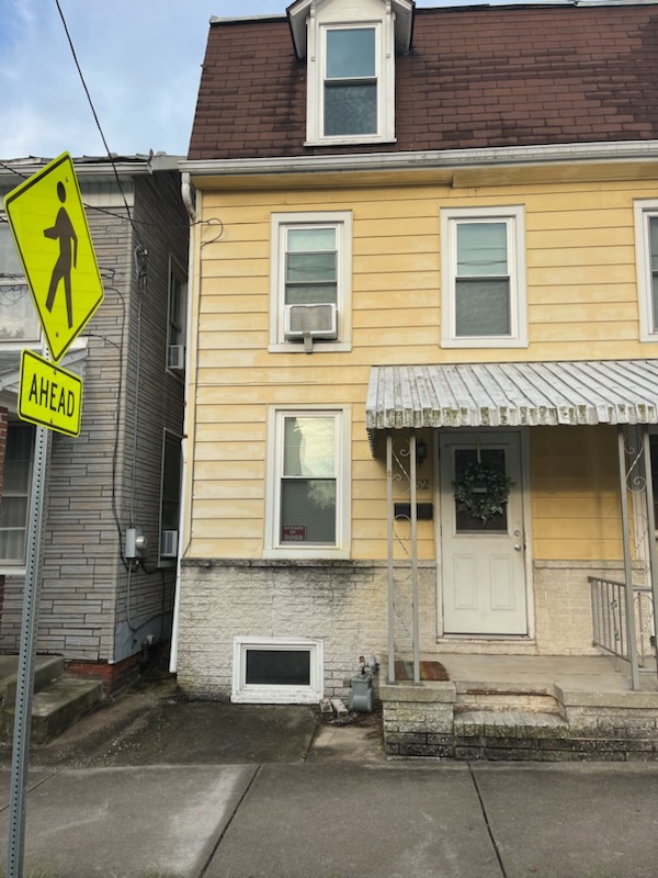 New Listing #ComingSoon in #SpringGrovePA $120k, 3 beds, 1 bath, 1 car garage. #YorkCountyPA #PARealEstate #DealWithElle #EHaleRealty