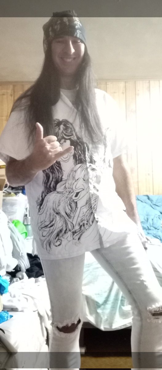 Frizzvisions30's tweet image. Going to see AEROSMITH at UBS