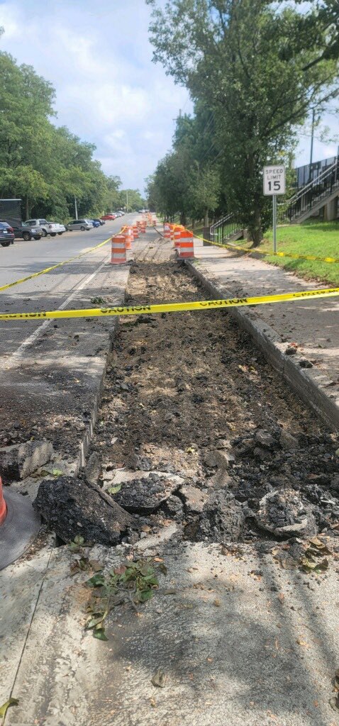 samgonzalezleg's tweet photo. Attention LD9! 🚨

Construction begins on a project that I have been working on for 3 years. Home of the NEW bus hub in Brentwood. 

Goodbye old bus stop and hello new bus stop. 📣

Along with this comes a police cleanup of the old bus area!

#SCNYLD9 #brentwoodny https://t.co/IrFhAjusun