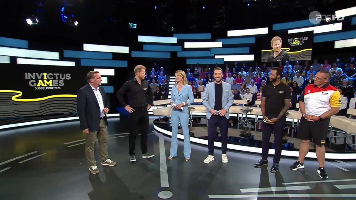 Prinz Harry, Duke of Sussex und Gründer der #InvictusGames, Bundesverteidigungsminister Boris Pistorius und  zwei Teilnehmer dieses Sportwettbewerbs für verwundete, verletzte und kranke Soldaten sind gerade im #sportstudio zu Gast.

Jetzt live: kurz.zdf.de/faPo/