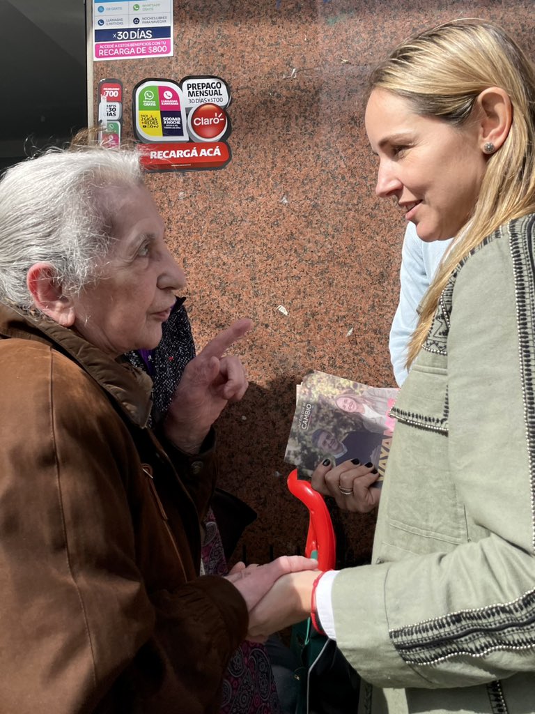 claramuzzio's tweet image. Arrancamos la campaña.
Para mí no es un día más. Milito en este espacio político hace 17 años y hoy me toca la responsabilidad de acompañar a @jorgemacri como candidata a vicejefa de gobierno de la ciudad que me vio nacer, estudiar, crecer profesionalmente, enamorarme algunas