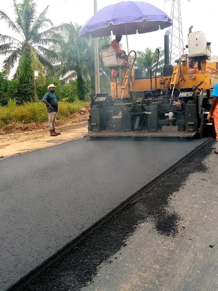 WomenConverge's tweet image. #TheWorkingSim: Ongoing rehabilitation of Ebocha/Ndoni road courtesy of @SimFubaraKSC led Rivers State Government.