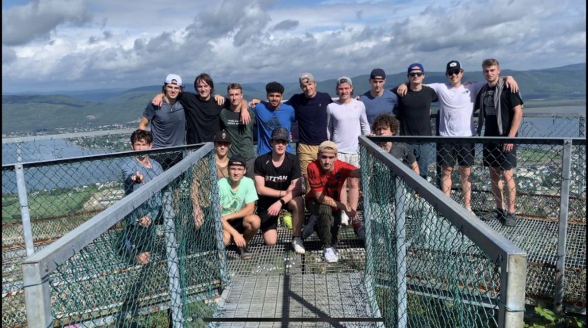 Day off! 
The Tigers players enjoying some fresh air with a hike up Sugarloaf Mountain.

#GoTigersGo🐯
_____________________________

Journée de congé! 
Les Tigres profite de la belle température pour escalader le merveilleux Mont Sugarloaf!

#GoTigresGo🐯