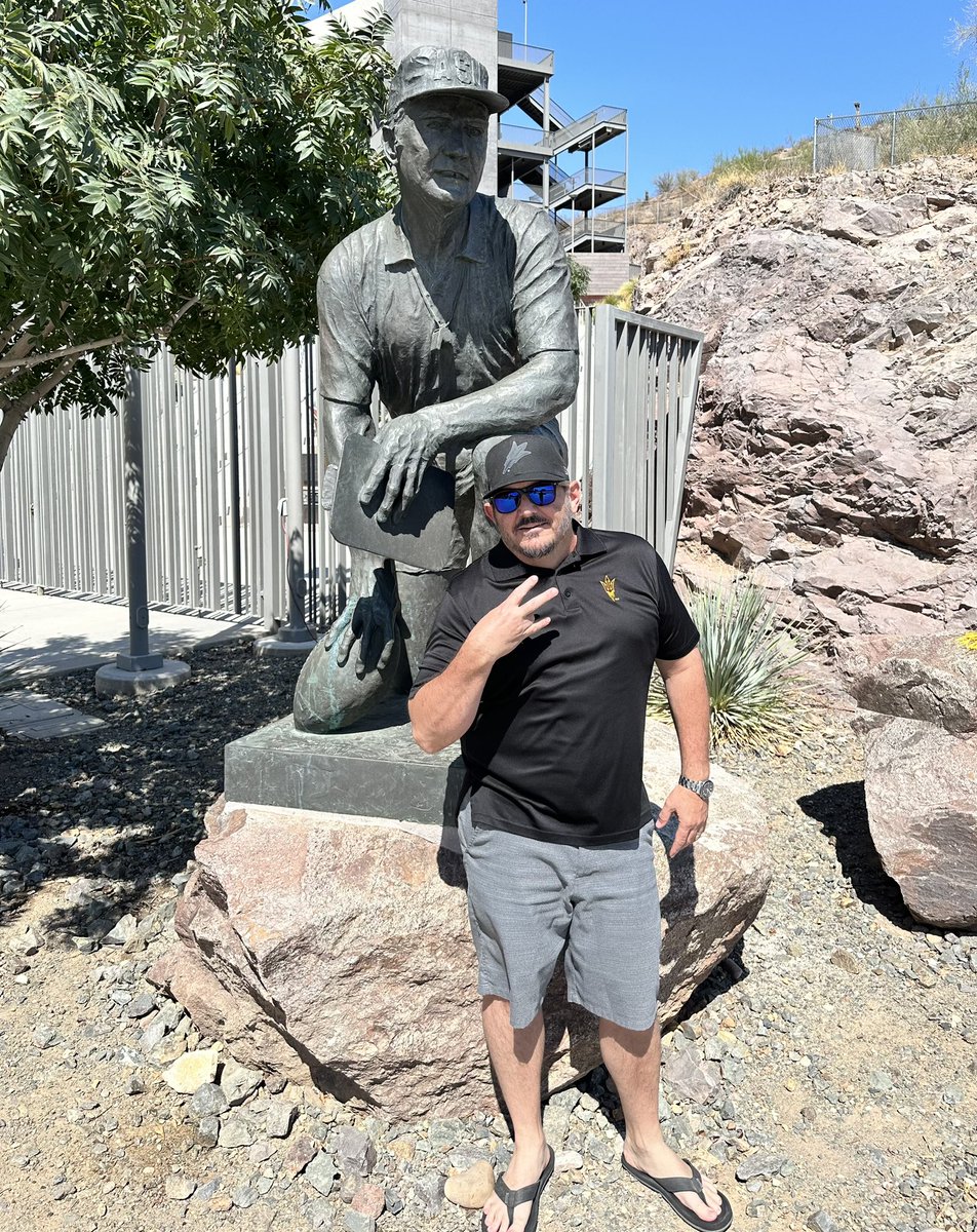 ASUDave's tweet photo. We stopped by the #FrankKush statue this afternoon in 110° weather while wearing black polos. 
#ASUTwitter: ‘you will spontaneously combust in 2 minutes’ 
Duke: “We didn’t even melt a little bit” #GoDevils #BeatPokes #Blackout #FrankKushField https://t.co/v0wvO9PYDy