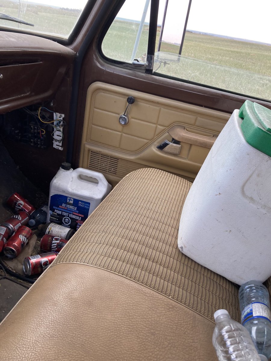 A guy could get real hosed hauling canola on a Saturday night on the home quarter. 🤪