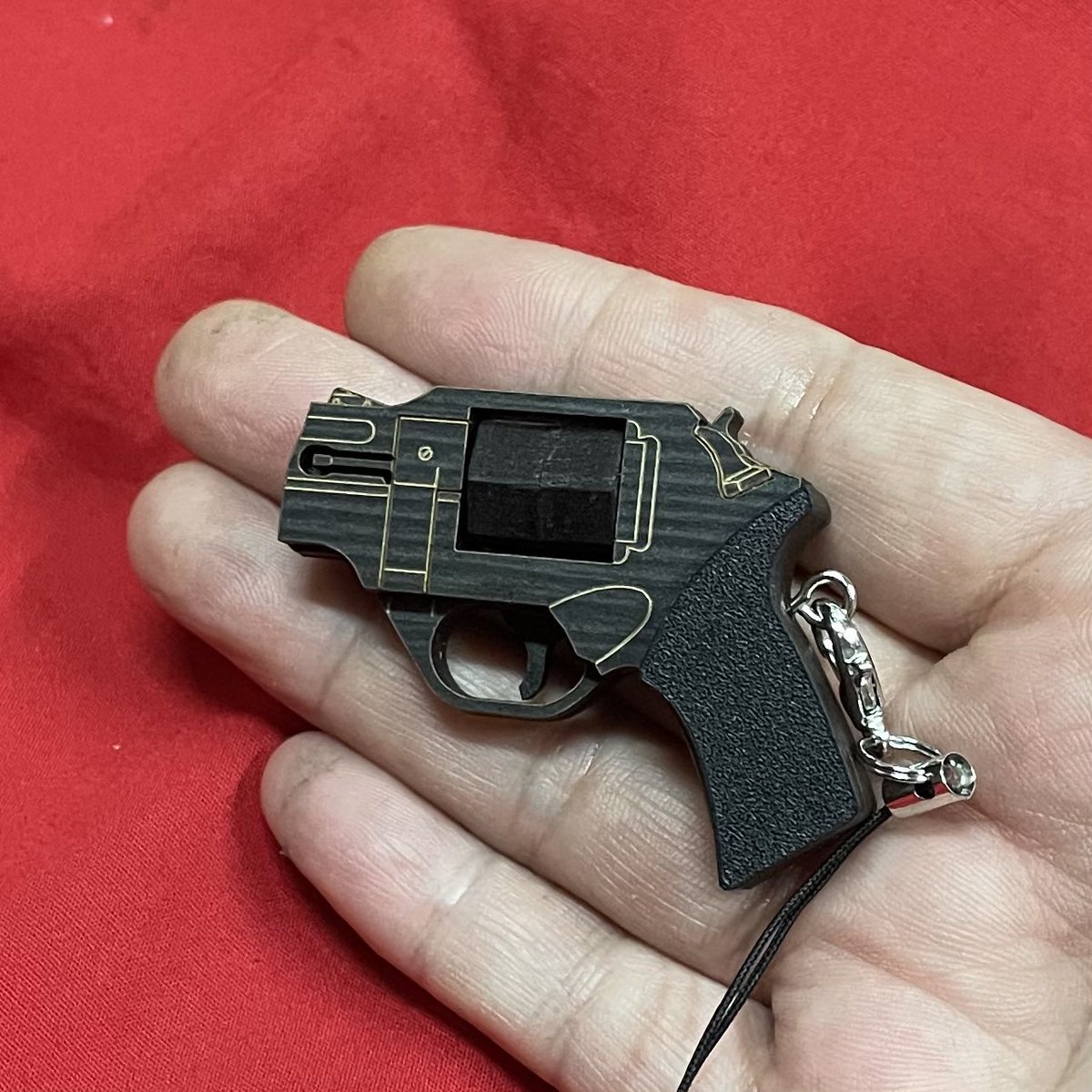 ganguu2's tweet photo. こみっくトレジャー42に参加します。
【参加日】9月10日
【会場】インテックス大阪
【スペース】5号館J-59

連射式ゴム鉄砲・銃型ペンダントトップ持っていきます🔫ぜひ試し撃ちをしに来てくださいね😊 #こみトレ #ComicTreasure https://t.co/5ht0N5p1zm
