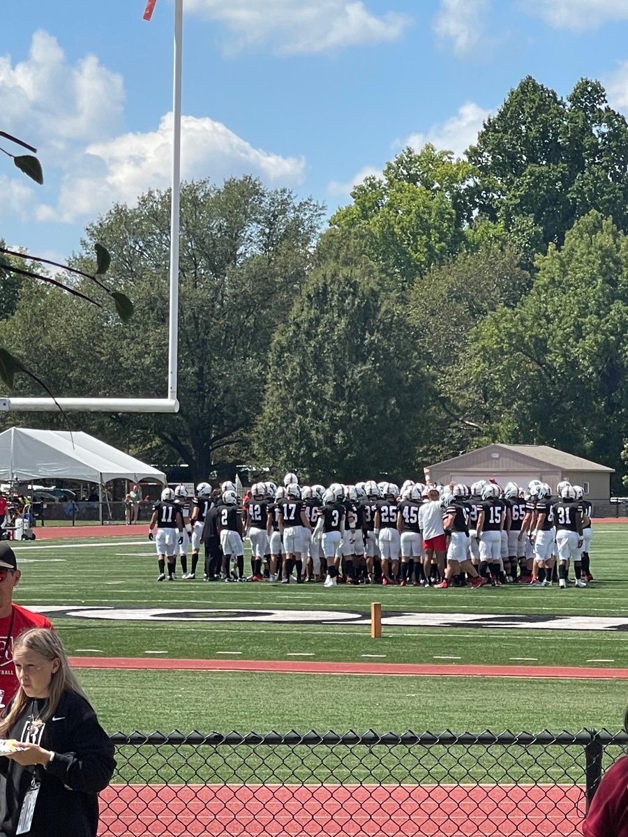 calebhagan80's tweet photo. Amazing time watching @RhodesFootball home opener. Beautiful day to be on campus, and watch an amazing game. Thanks @coachrichduncan &amp; @Coach_DiLella for having my family and I out, and for the great hospitality! #golynx

@CoachE_HC 
@Coachmacwebb52  
@webb_athletics https://t.co/HTDpHS50cR