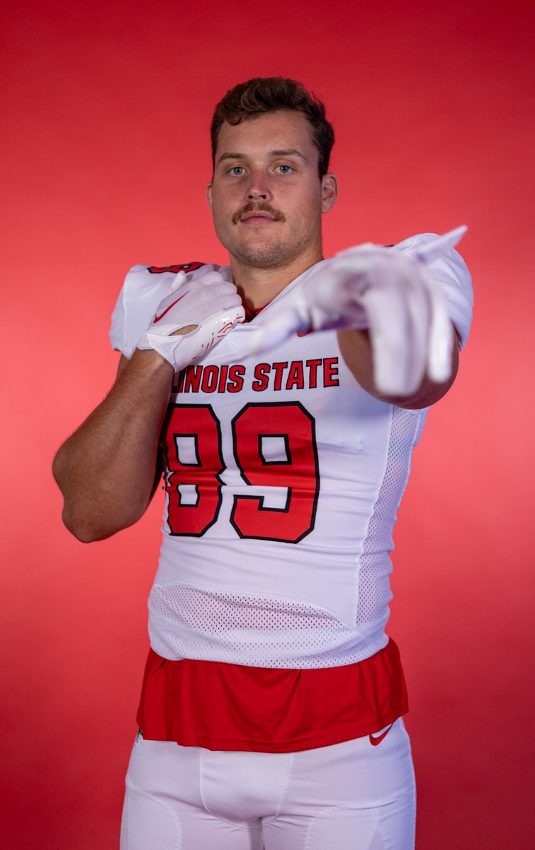 RedbirdFB's tweet photo. CAM'S FIRST REDBIRD TD 👏

ISU 13, WIU 9 https://t.co/sF96gJNyVX