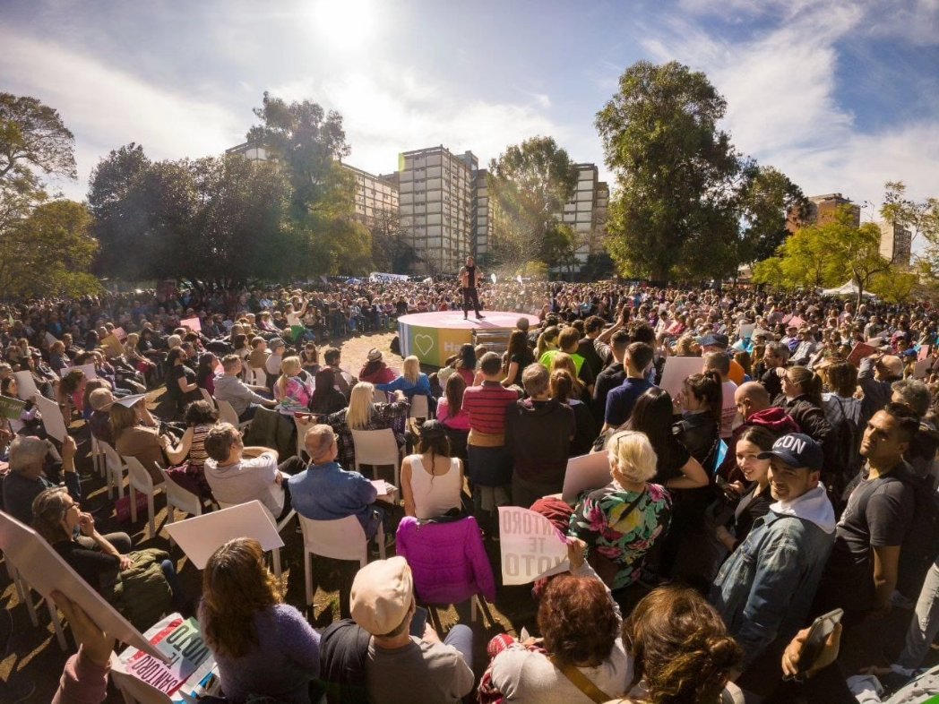 PMCapital's tweet photo. #HayAltenativa | En el Parque Avellaneda relanzamos la campaña porque vamos a entrar en ballotage y ganar la ciudad ✌️
#PeronismoMilitante
#PMCABA https://t.co/qqylvRYR5Z