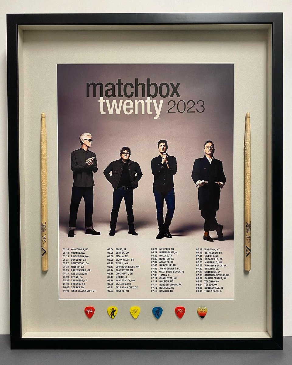 truvueglazing's tweet image. Shadowbox montage for a music memory – this @MatchboxTwenty piece is custom framed by #ArtificeEncadrement with @LarsonJuhl moulding and Tru Vue® #UltraVue® Laminated Glass. What&apos;s your favorite music-themed project? Tell us in the comments! 👇🎶 #CreateSomethingSpecial #TruVue