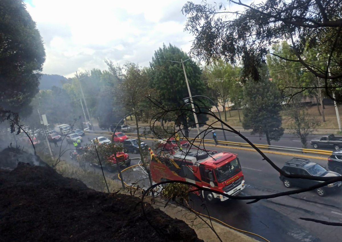 Bomberos Quito tweet media