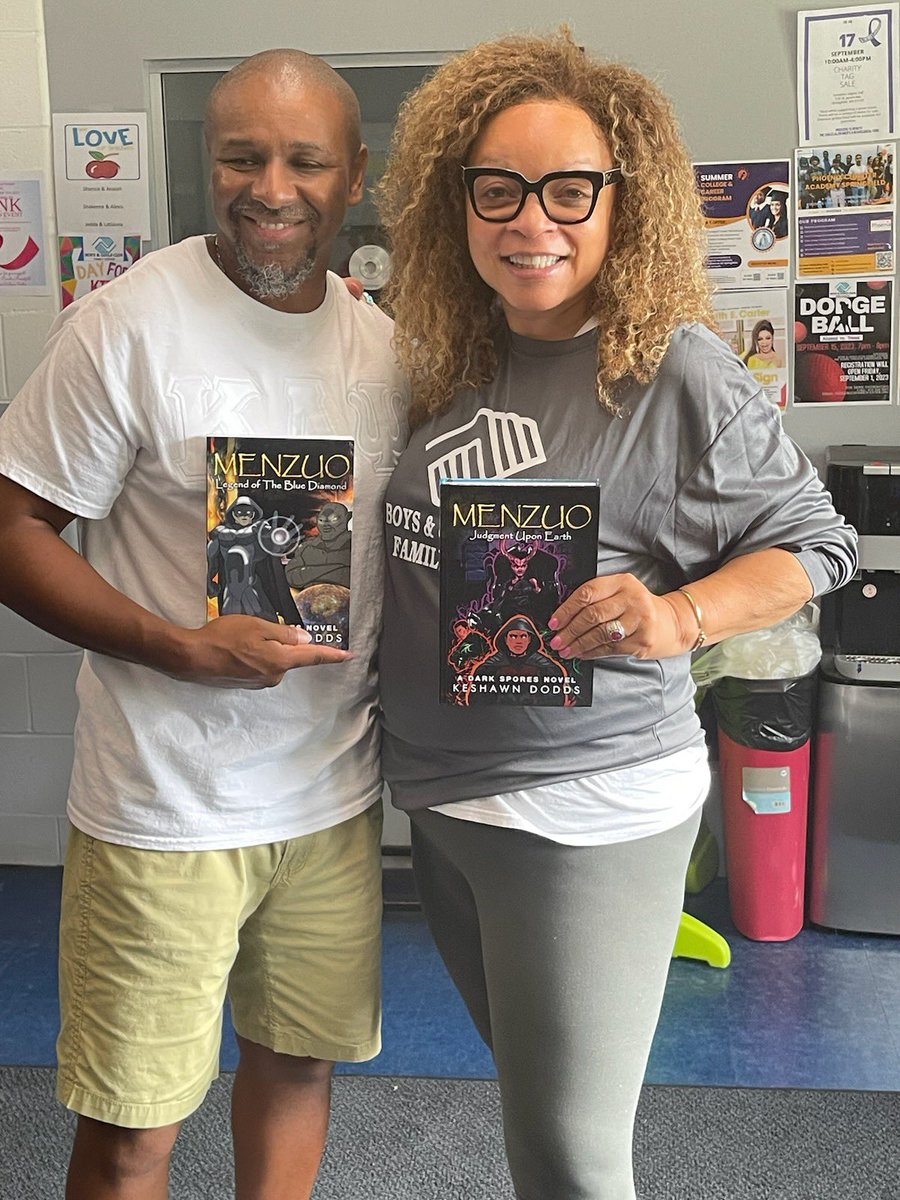 IamKeshawnDodds's tweet photo. Today has been a blessing! Our very own #RuthCarter becomes an honorary board member, signs one of the sewing machines that she grew up using and has copies of my books. We love you Ruth!!! #WakandaForever #413 #Dreams https://t.co/jhbtIDjhNR