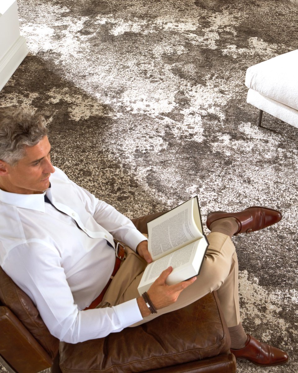 karastan's tweet image. Make a bold statement, even while you relax.

Discover more at bit.ly/3OVRRex

#RelaxBeautifully #Karastan #SmartStrand #SmartStrandSilk #carpeting #moderndesign #livingroominspo #relaxation #reading #bookstagram