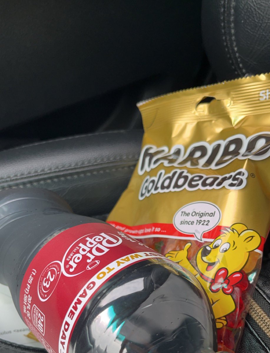 _MG42's tweet photo. Here’s my lunch…. 🤣🙈#paradeofHomesTc #listWithRiss https://t.co/vjNBTXO86f