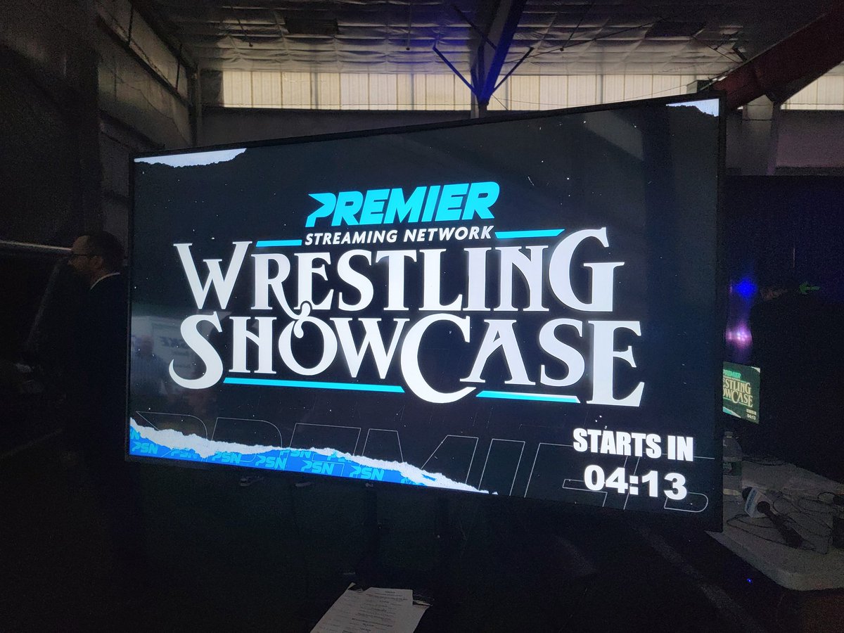 I may be biased, but the @SquarCircleExpo boys are putting on a clinic! @JakeOmen2012 vs @CarsonDrake00 @WatchOnPremier #wrestlingshowcase #premierstreamingnetwork #wrestling #scx