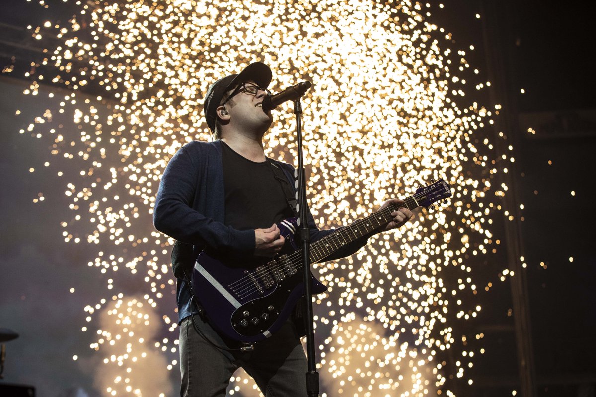 NationwideArena's tweet photo. 5 years ago today @FallOutBoy brought their #ManiaTour to @NationwideArena! See them in Columbus again Friday, March 29 at @TheSchott for the #SoMuchFor2ourDust show. Tickets available Friday, September 15 at 10AM. https://t.co/fUKmrLOJKs https://t.co/cJGZrvOsfQ