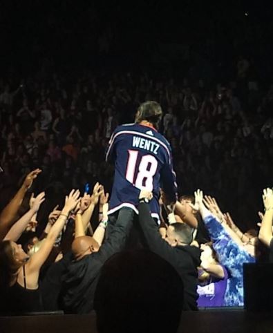 NationwideArena's tweet photo. 5 years ago today @FallOutBoy brought their #ManiaTour to @NationwideArena! See them in Columbus again Friday, March 29 at @TheSchott for the #SoMuchFor2ourDust show. Tickets available Friday, September 15 at 10AM. https://t.co/fUKmrLOJKs https://t.co/cJGZrvOsfQ