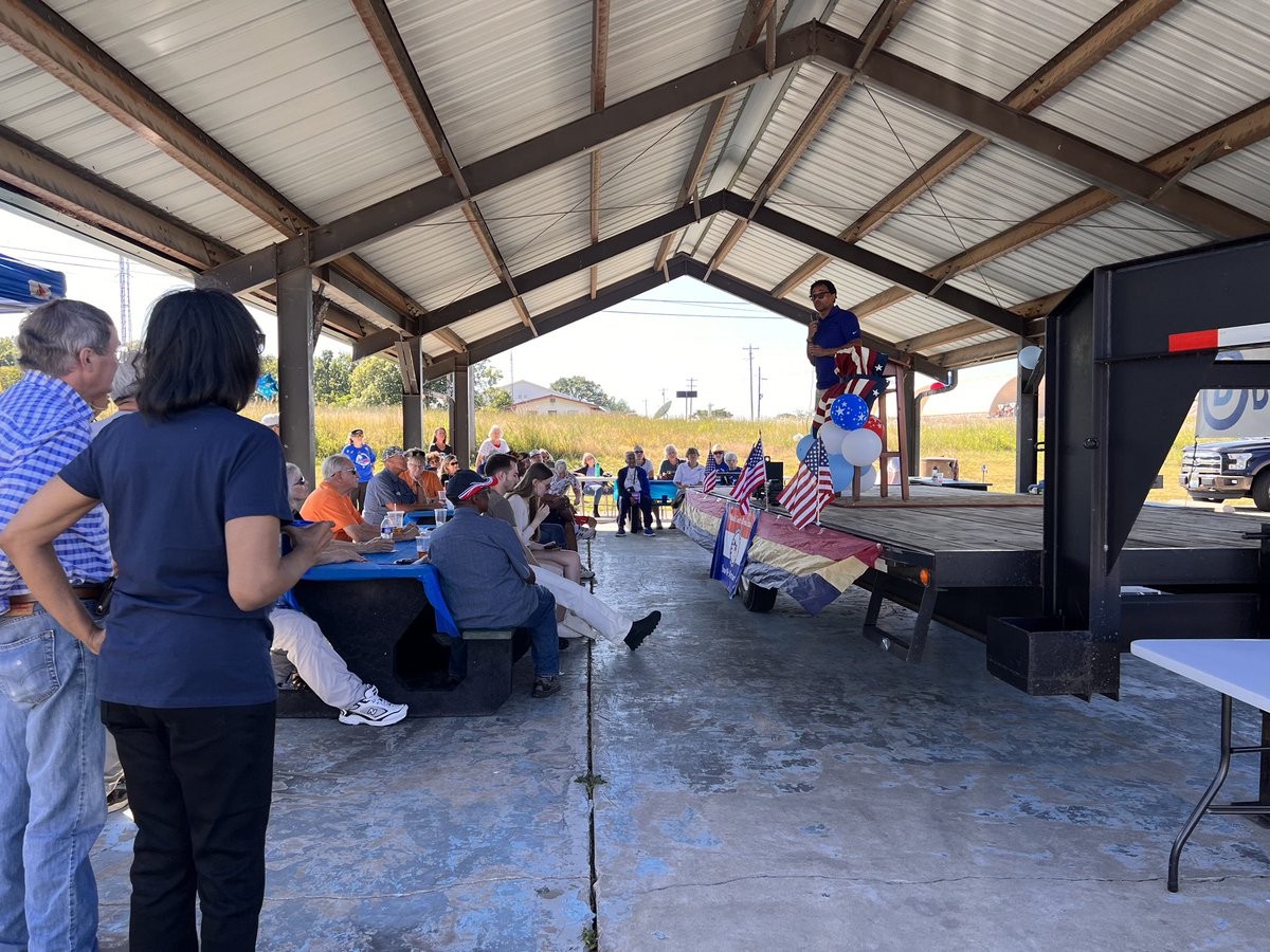 WesleyBell4MO's tweet photo. #KansasCity Thursday - @ColeCountyDems Dinner in Jefferson City last night - City of Manchester parade this morning - and an awesome time at the @PCMoDems picnic this afternoon.
We're taking our message to every "flipping" corner of this state to #FlipMOBlue‼️ https://t.co/fVtmOVHcMG