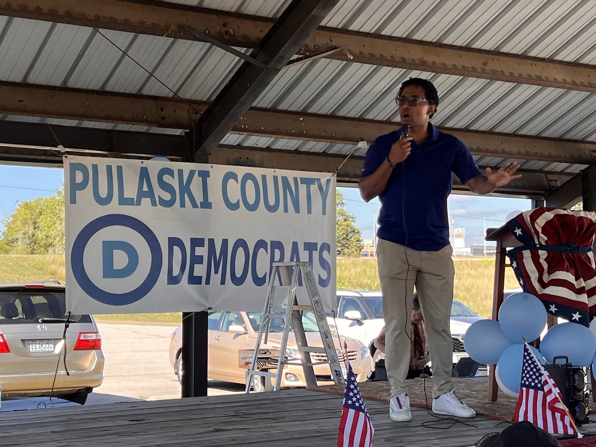 WesleyBell4MO's tweet photo. #KansasCity Thursday - @ColeCountyDems Dinner in Jefferson City last night - City of Manchester parade this morning - and an awesome time at the @PCMoDems picnic this afternoon.
We're taking our message to every "flipping" corner of this state to #FlipMOBlue‼️ https://t.co/fVtmOVHcMG