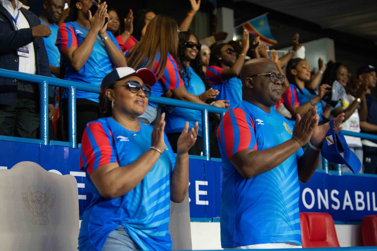 DeniseNyakeru's tweet photo. Ils l'ont fait 🙏 Nous l'avons fait ✌️ 
Très belle victoire de nos Leopards en communion de coeur avec tout le peuple et dans un stade où tous les congolais portaient fièrement nos couleurs.

Félicitations à nous pour la qualification, en route pour la CAN!

#RDC #EKOLOYAMAKASI #Leopard